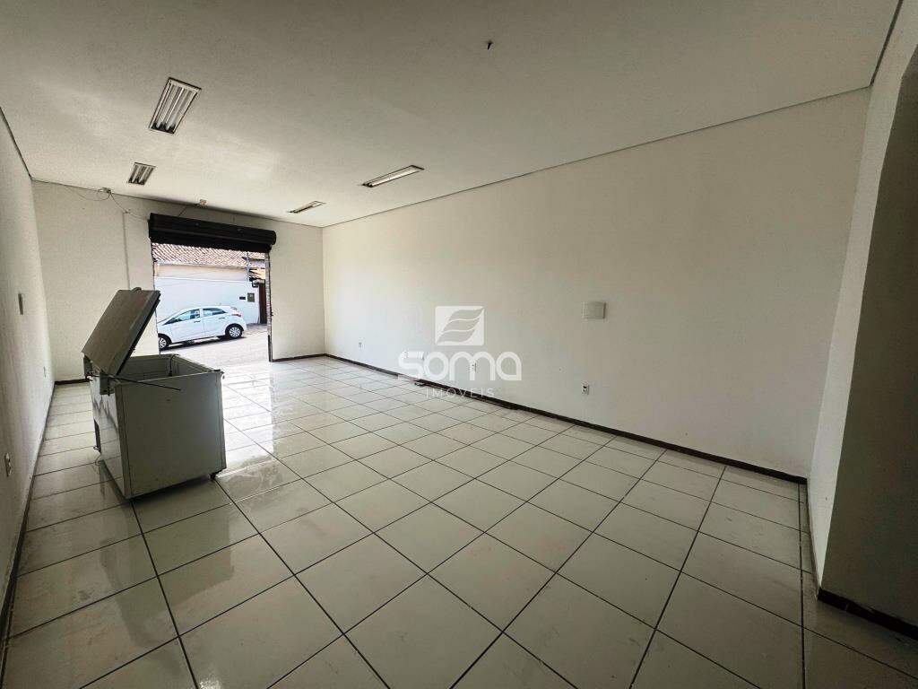 Loja para aluguel no Célvia: 