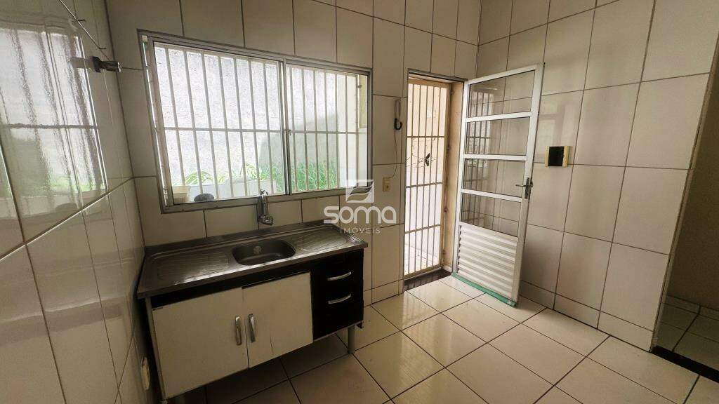 Casa para aluguel no Santa Maria: 