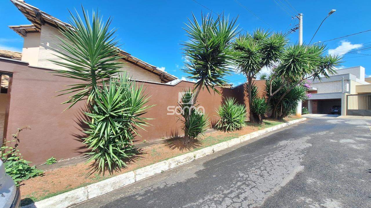 Casa à venda no Condominio Rosa dos Ventos: 