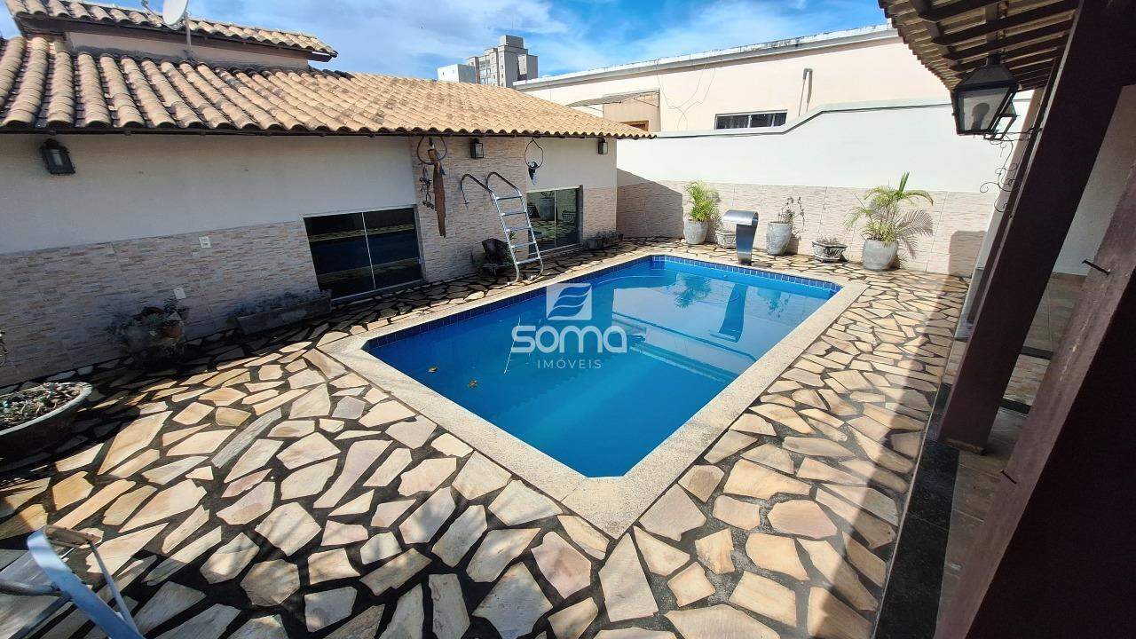 Casa à venda no Condominio Rosa dos Ventos: 