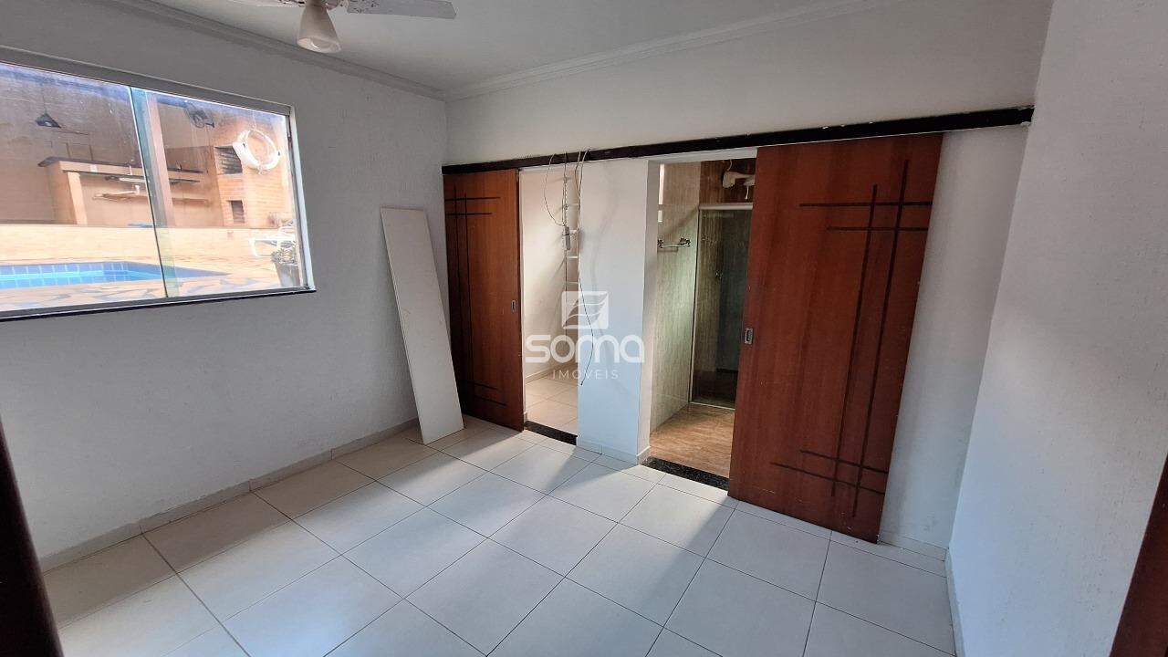 Casa à venda no Condominio Rosa dos Ventos: 