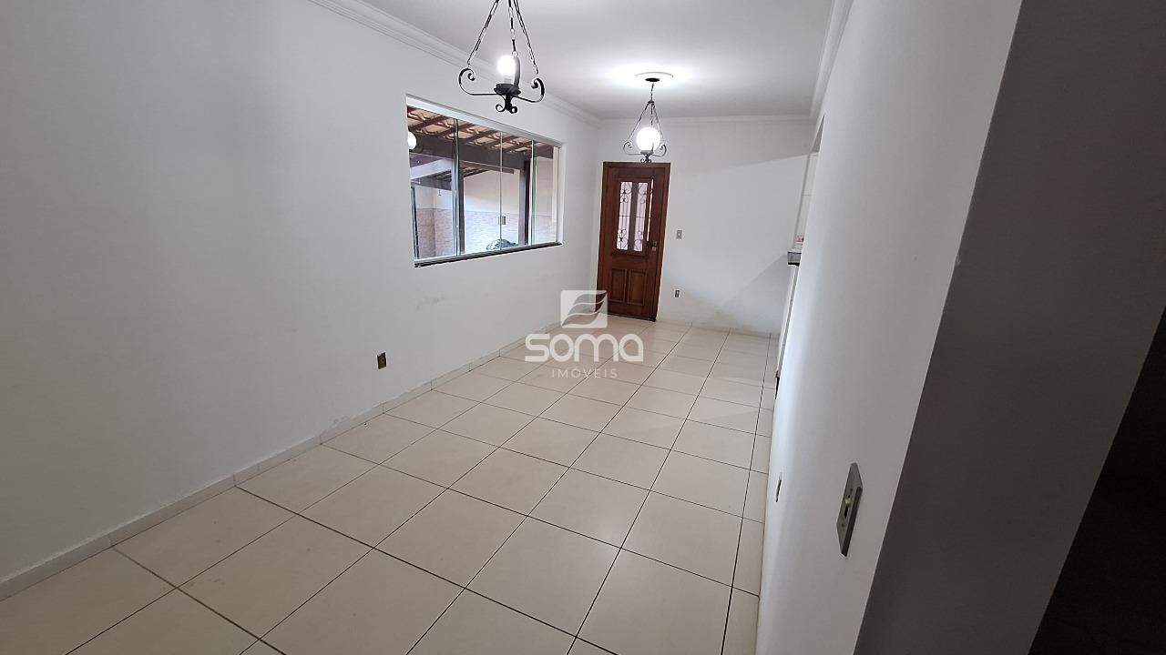 Casa à venda no Condominio Rosa dos Ventos: 