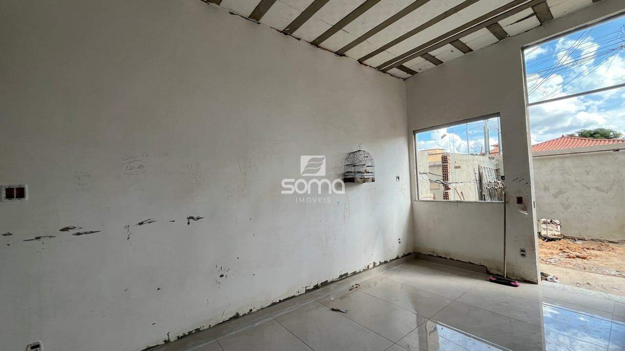 Casa Geminada à venda no VISTA ALEGRE: 
