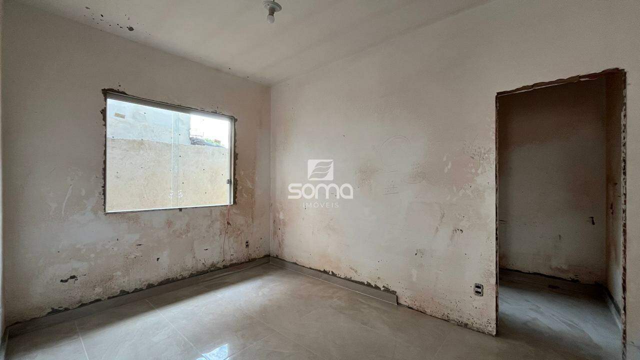 Casa Geminada à venda no VISTA ALEGRE: 