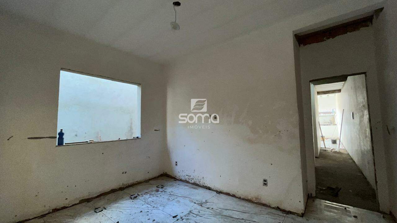Casa Geminada à venda no VISTA ALEGRE: 
