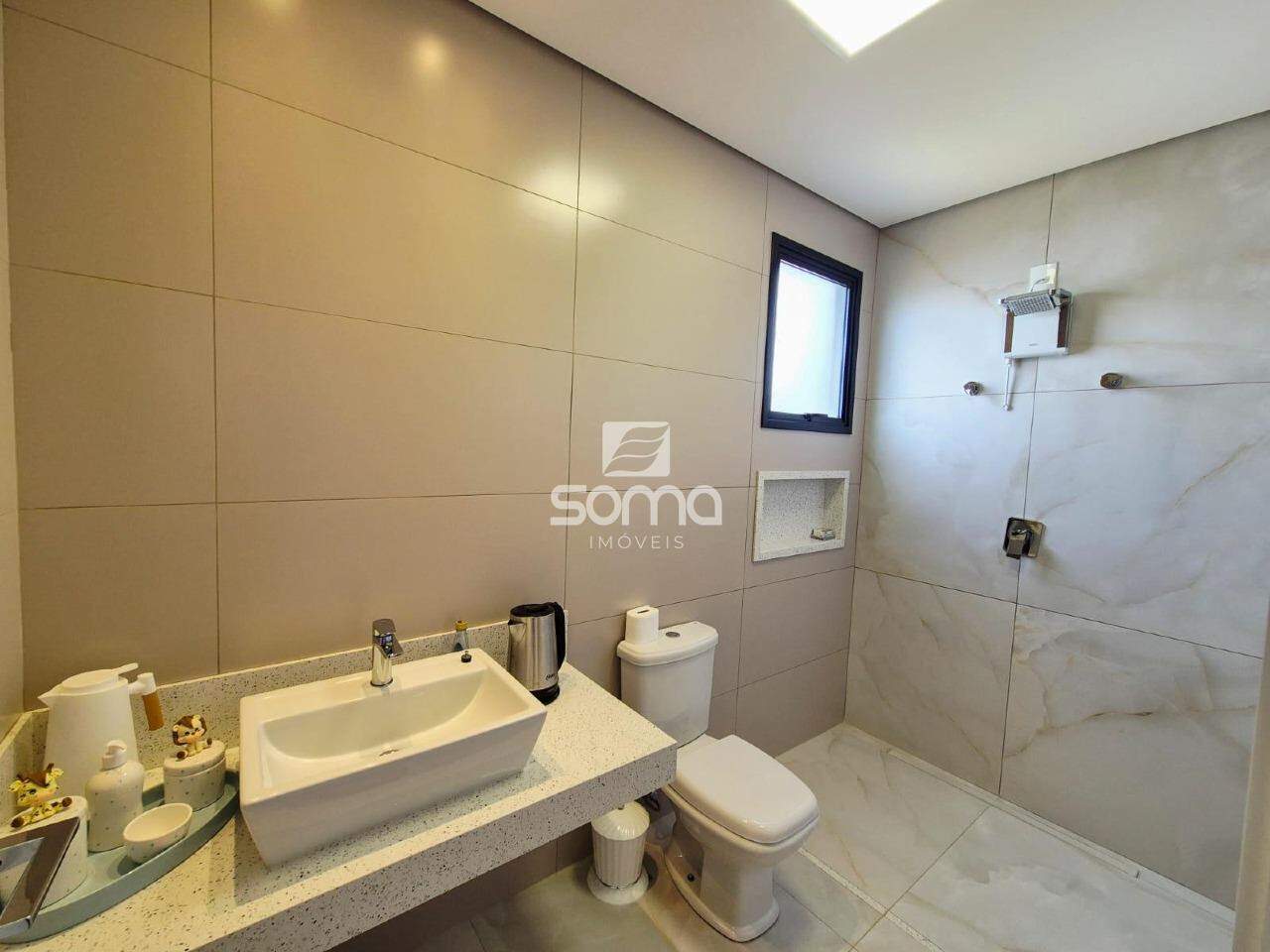 Casa em condomínio à venda no Condominio Rosa dos Ventos: