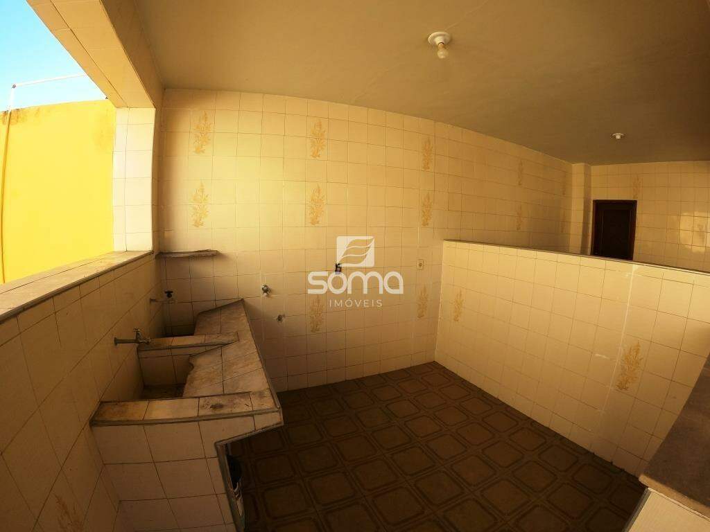 Casa para aluguel no Centro: 