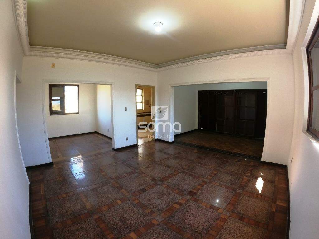 Casa para aluguel no Centro: 