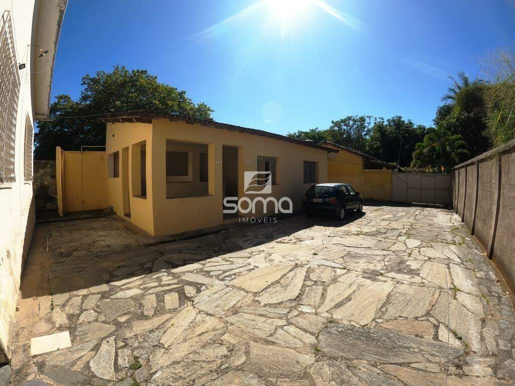 Casa para aluguel no Centro: 