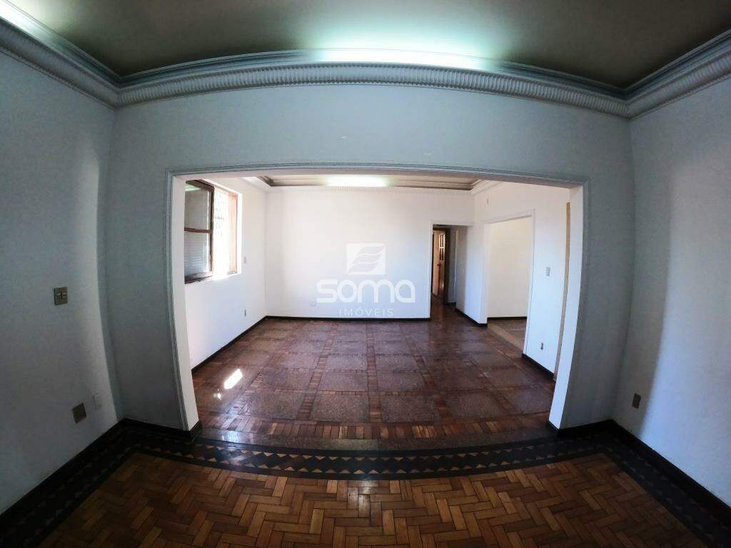 Casa para aluguel no Centro: 