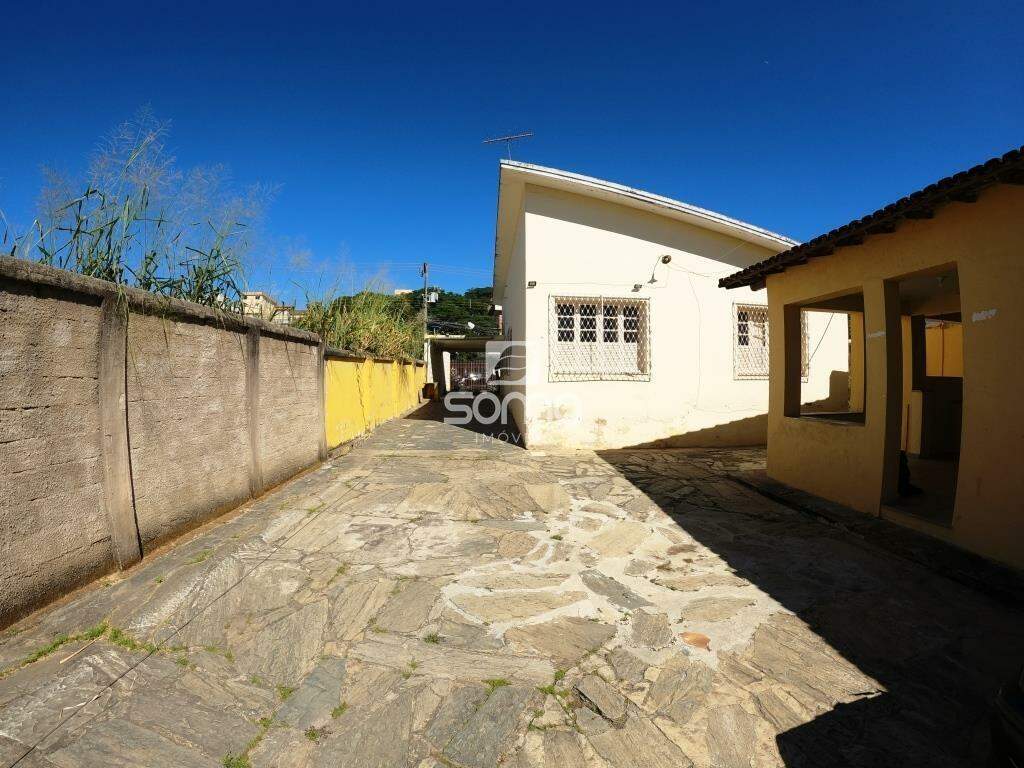 Casa para aluguel no Centro: 