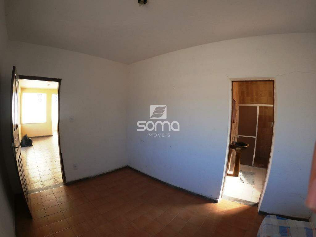 Casa para aluguel no Centro: 