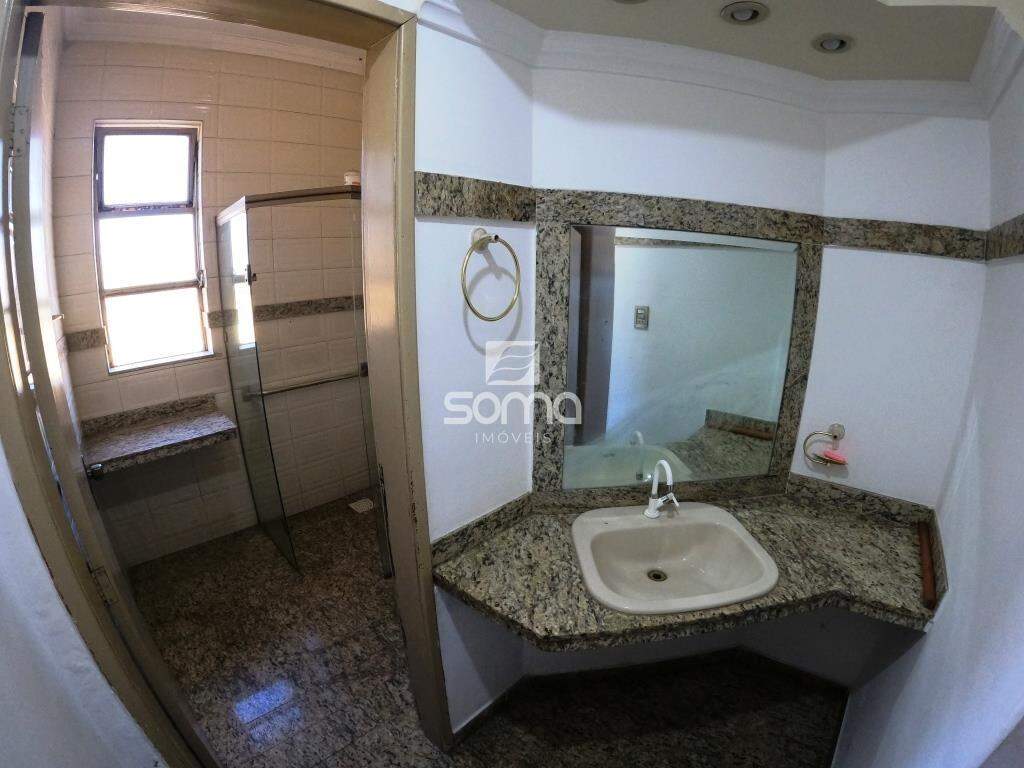 Casa para aluguel no Centro: 