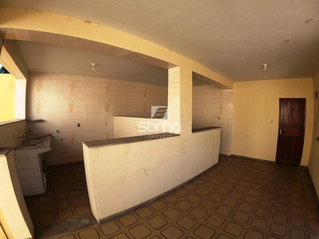 Casa para aluguel no Centro: 