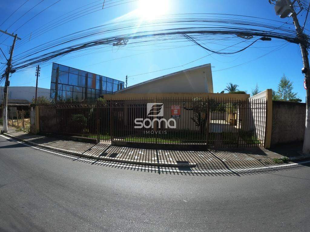 Casa para aluguel no Centro: 