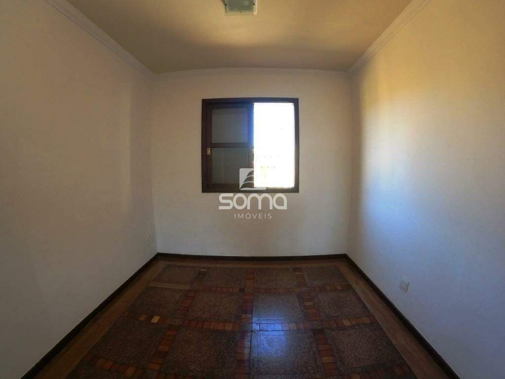 Casa para aluguel no Centro: 