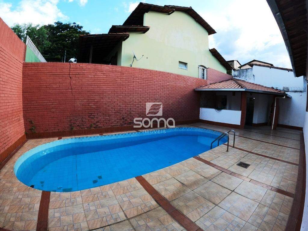 Casa à venda no Parque Jardim Itaú: 