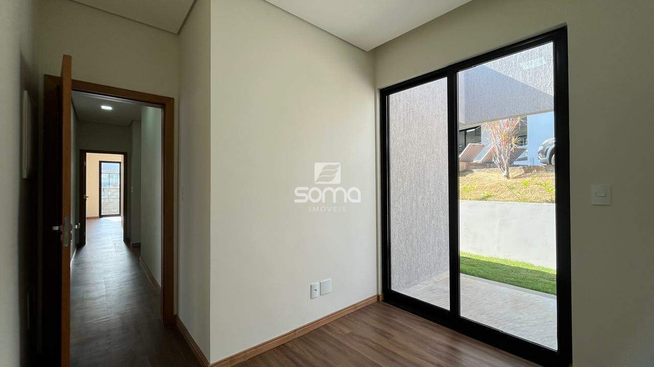 Casa em condomínio à venda no Cond. Villas Park I: