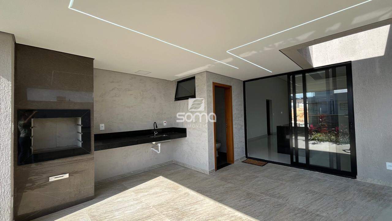 Casa em condomínio à venda no Cond. Villas Park I: