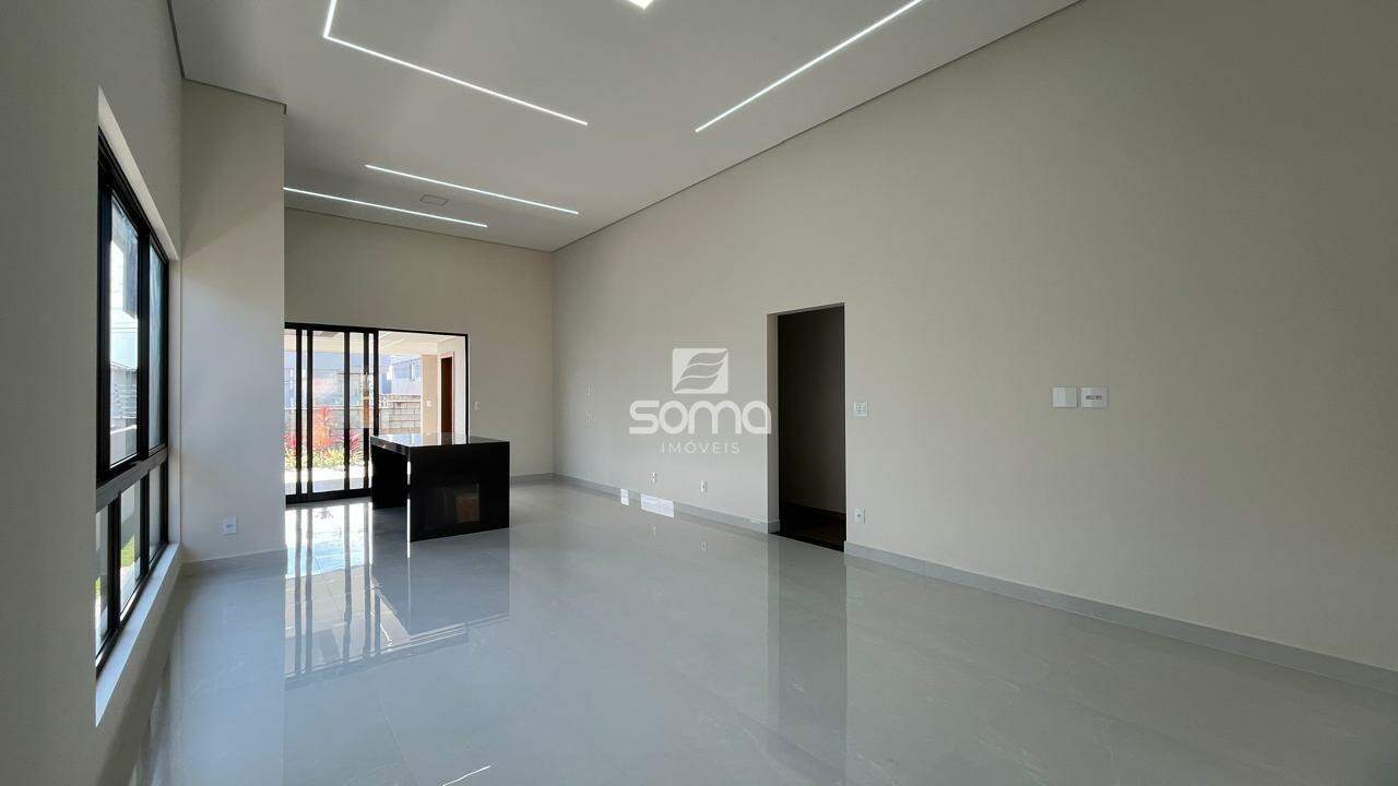 Casa em condomínio à venda no Cond. Villas Park I: