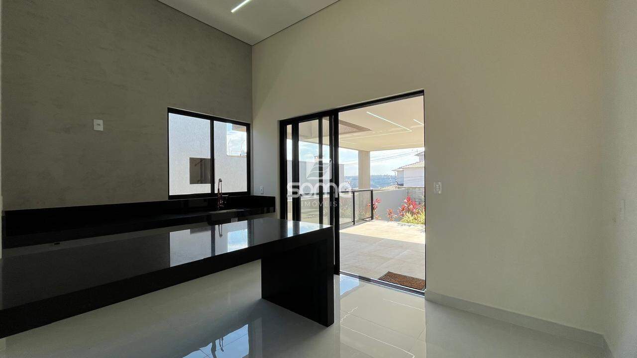 Casa em condomínio à venda no Cond. Villas Park I: