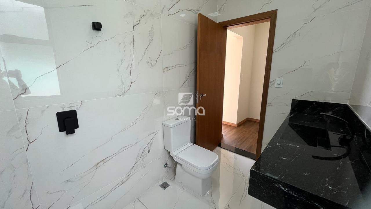 Casa em condomínio à venda no Cond. Villas Park I: