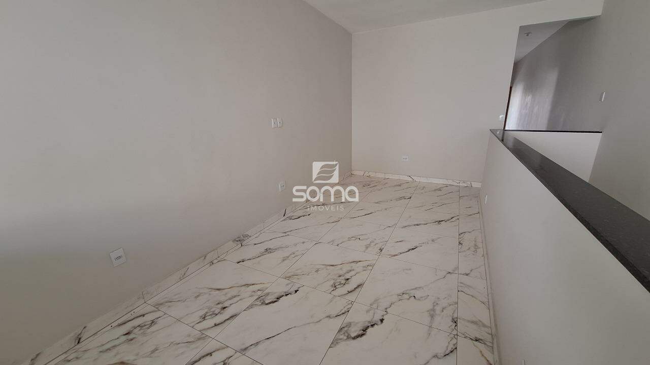Casa Geminada à venda no Jardim Encantado: 