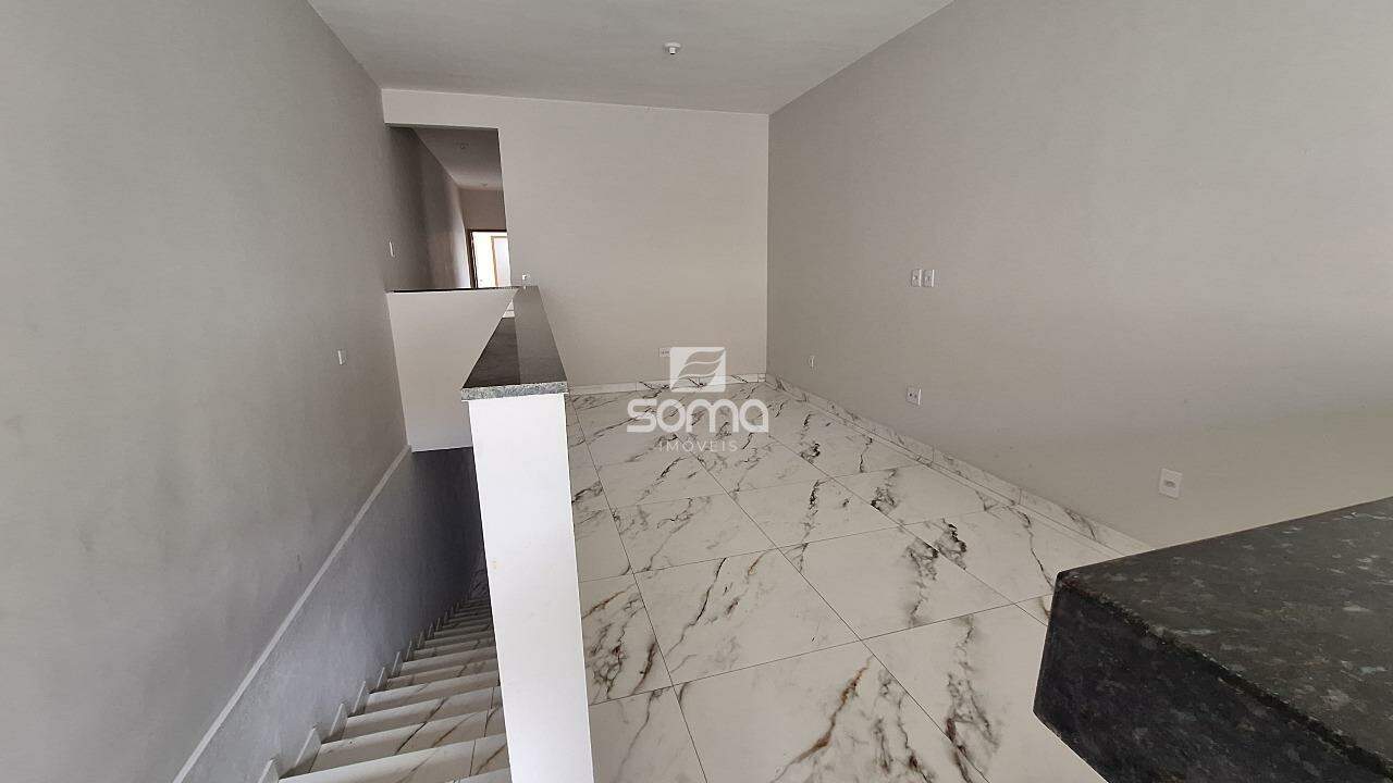 Casa Geminada à venda no Jardim Encantado: 