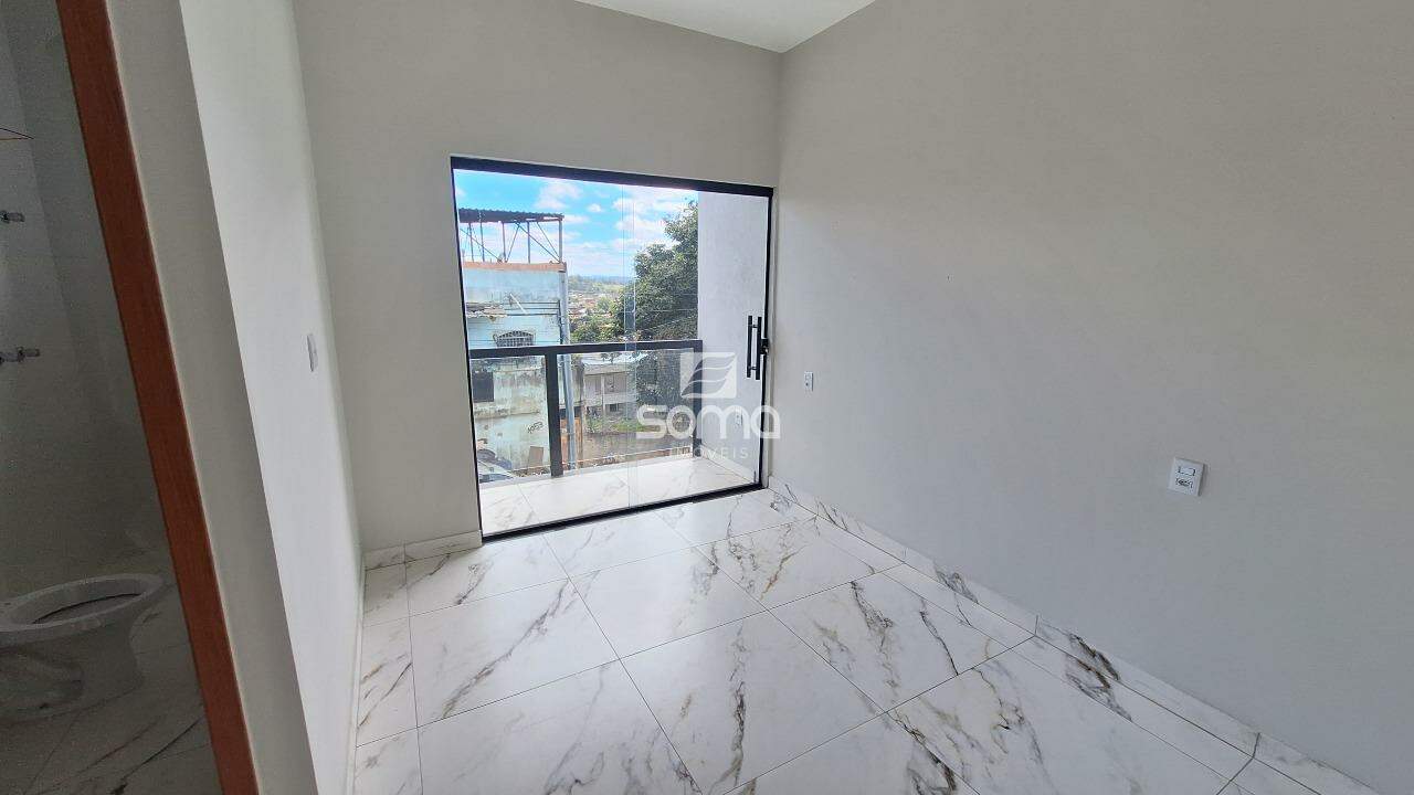 Casa Geminada à venda no Jardim Encantado: 