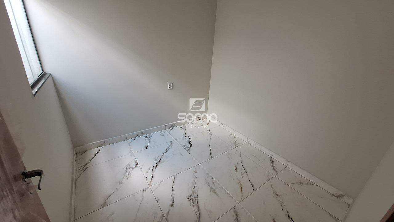 Casa Geminada à venda no Jardim Encantado: