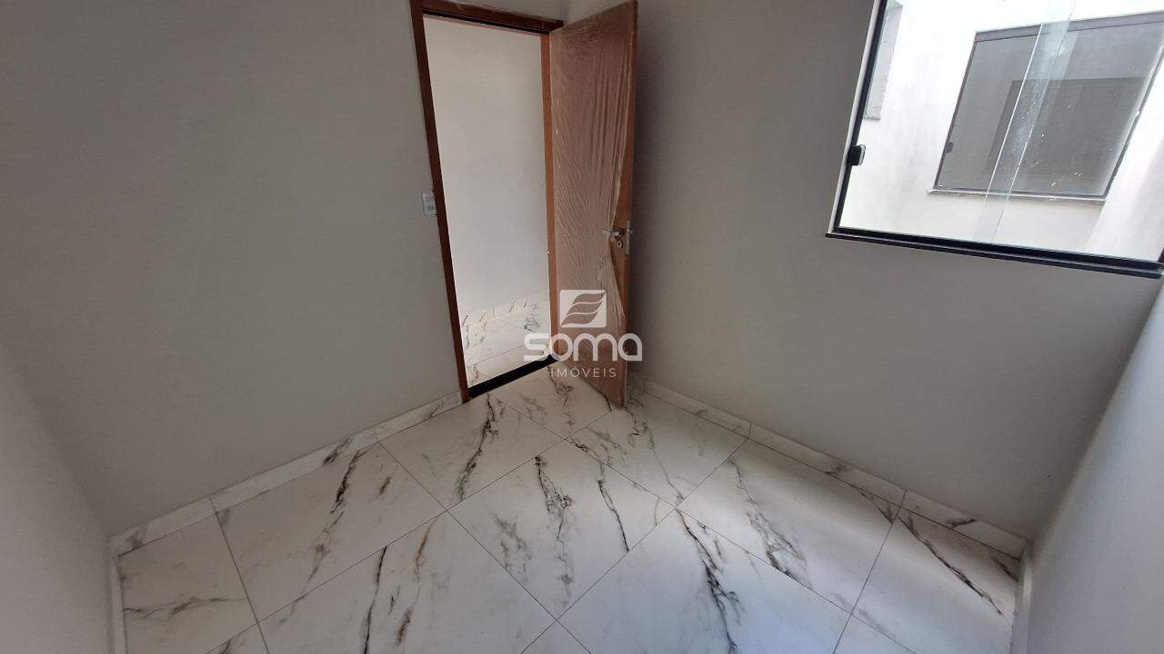 Casa Geminada à venda no Jardim Encantado: