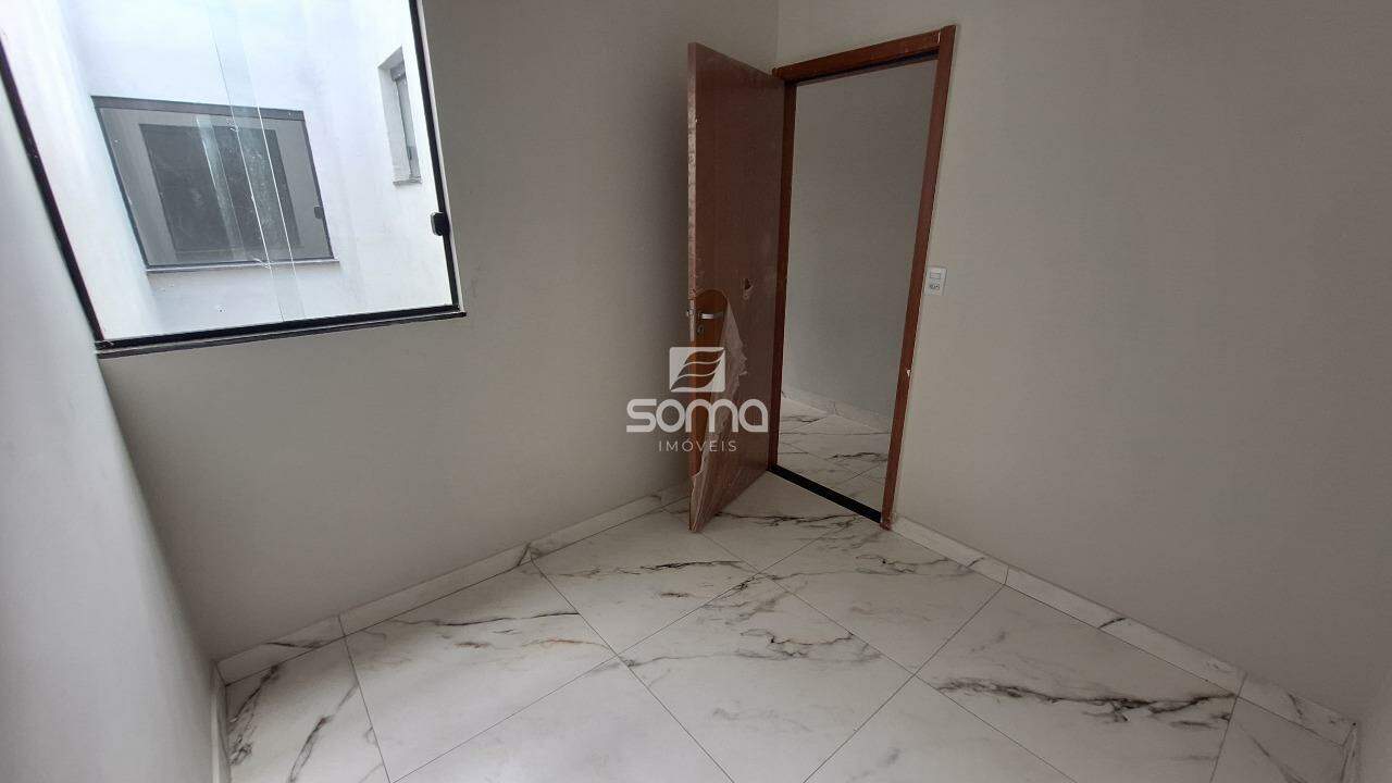 Casa Geminada à venda no Jardim Encantado: