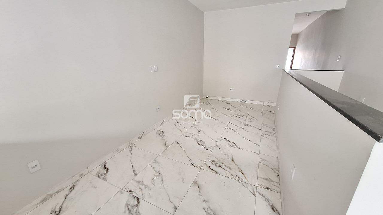 Casa Geminada à venda no Jardim Encantado: