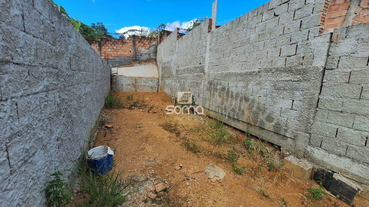 Casa Geminada à venda no Jardim Encantado: