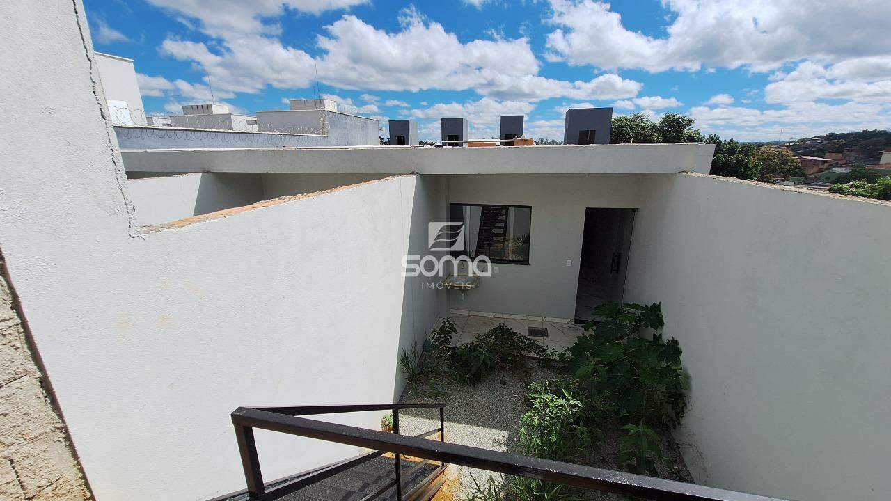 Casa Geminada à venda no Jardim Encantado:
