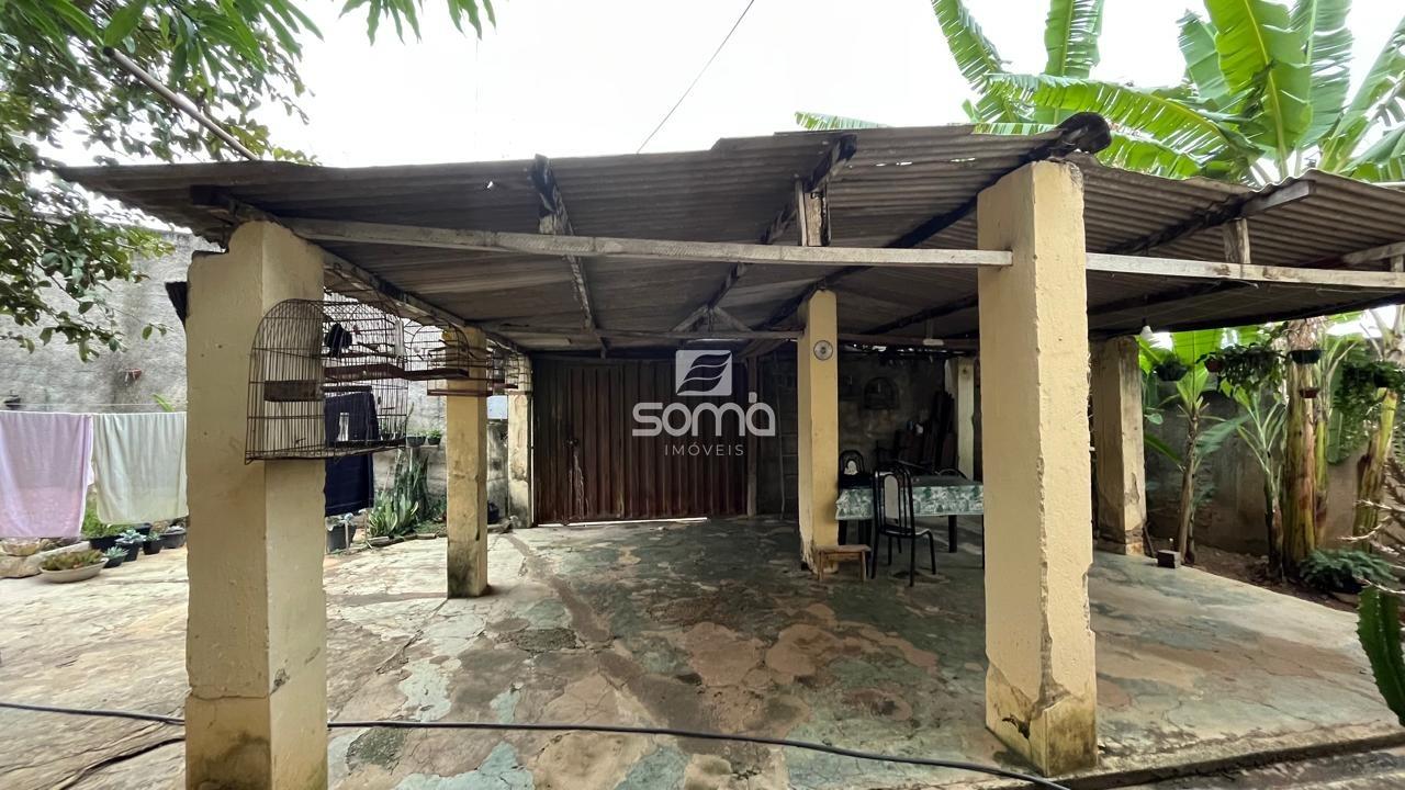 Casa à venda no Célvia: 