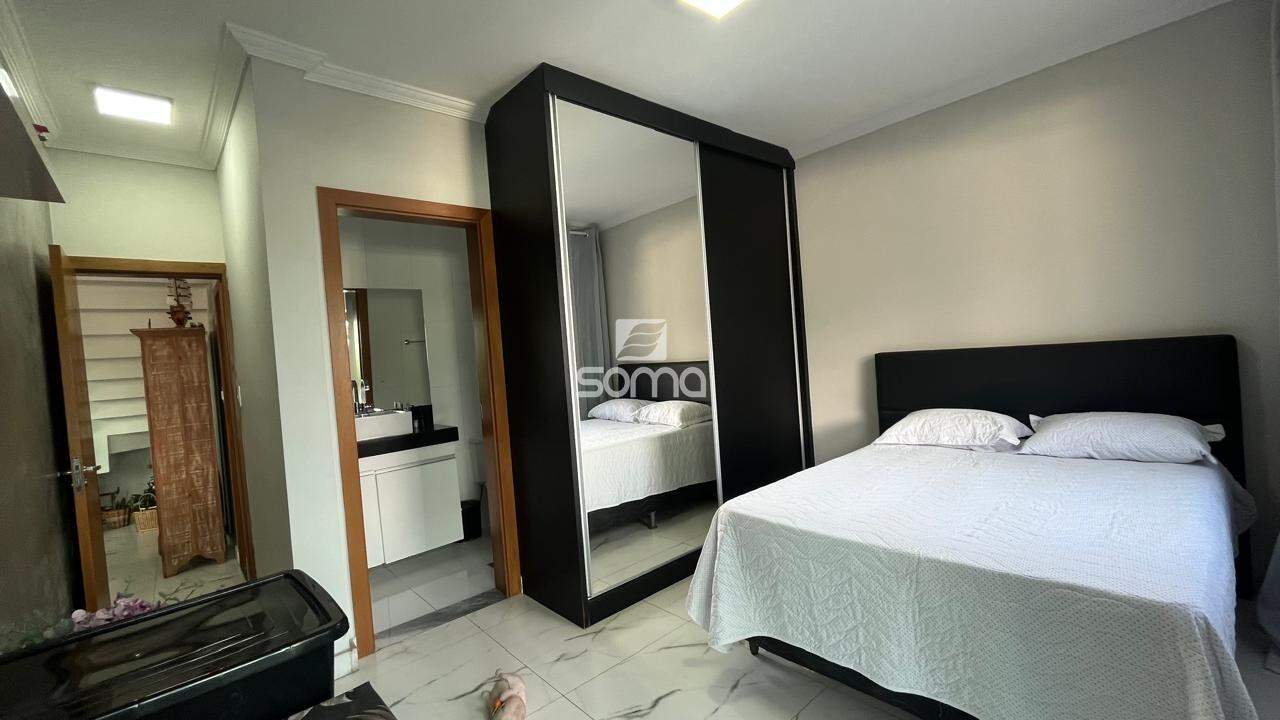 Casa à venda no Jardim Itau: 