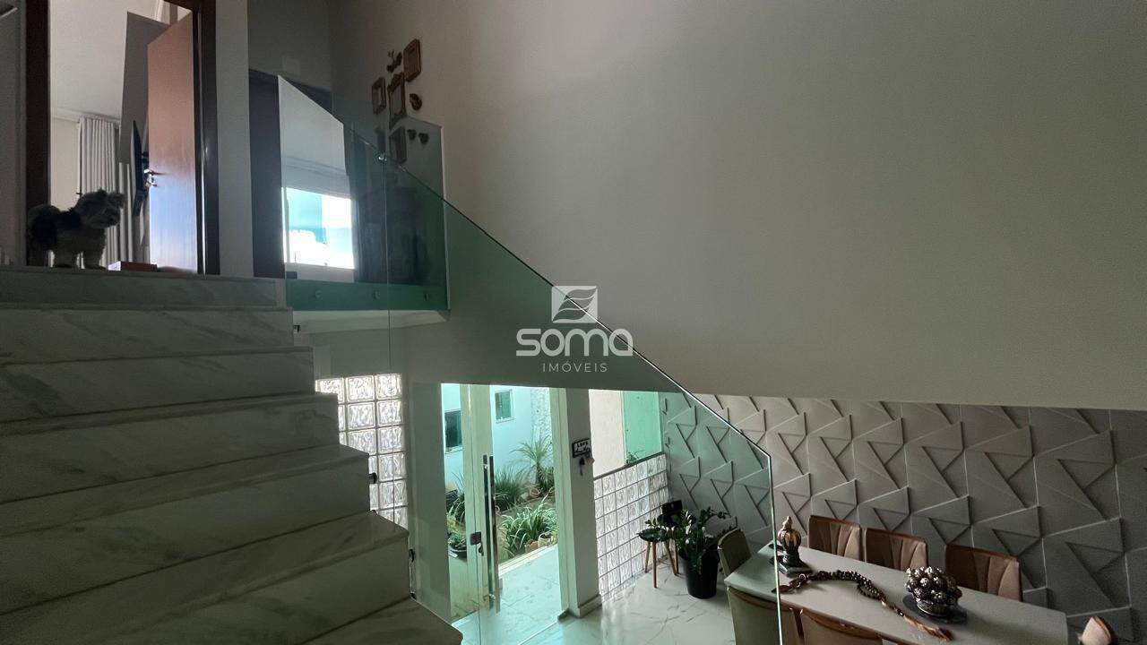 Casa à venda no Jardim Itau: 
