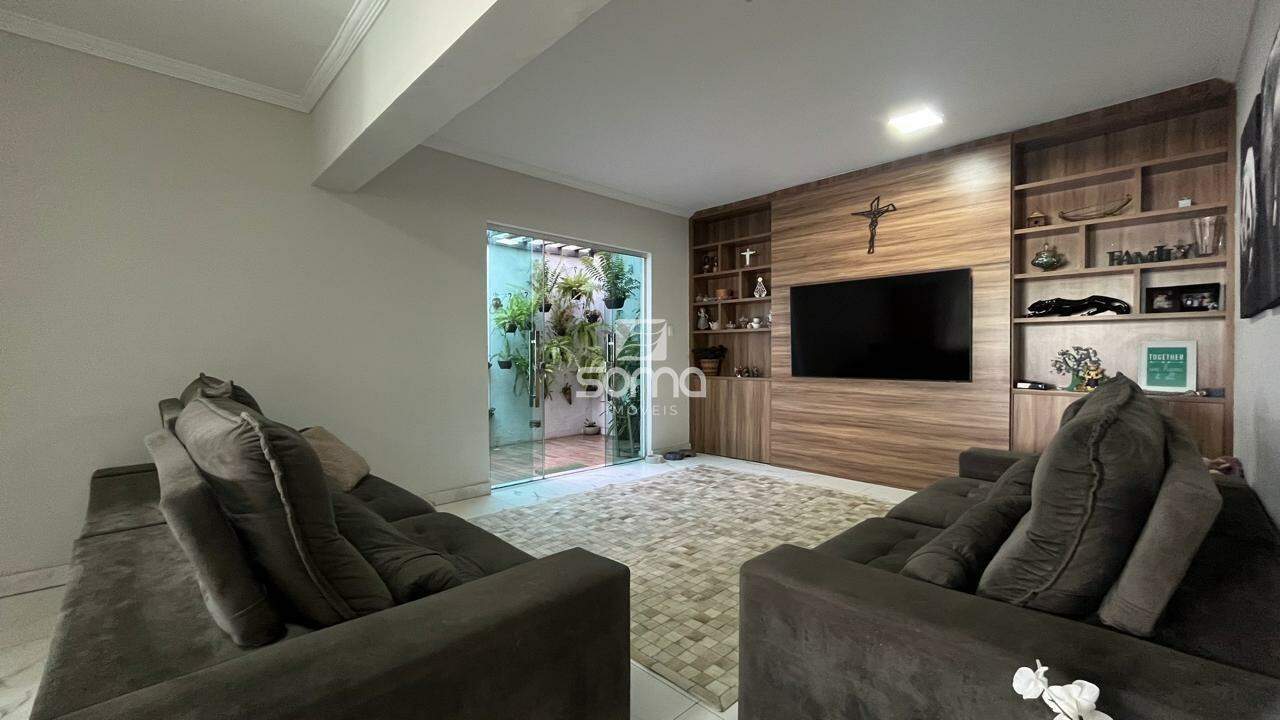Casa à venda no Jardim Itau: 