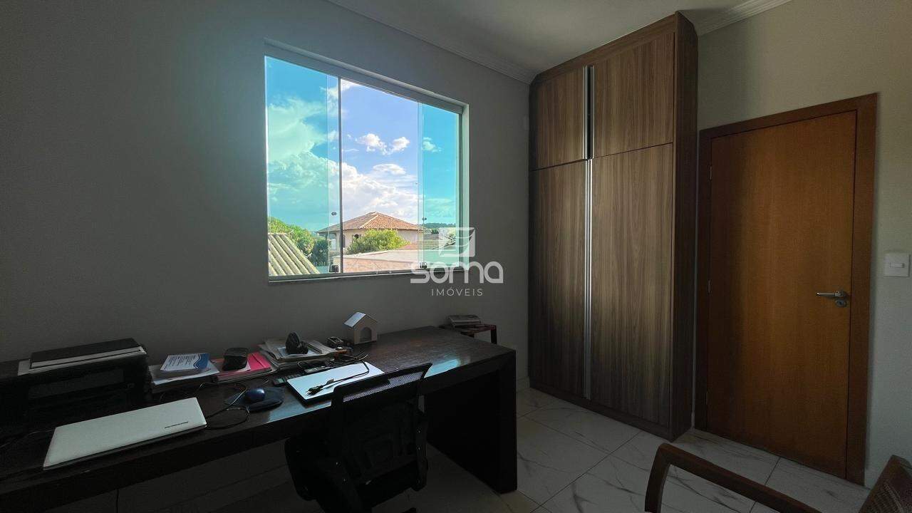Casa à venda no Jardim Itau: 