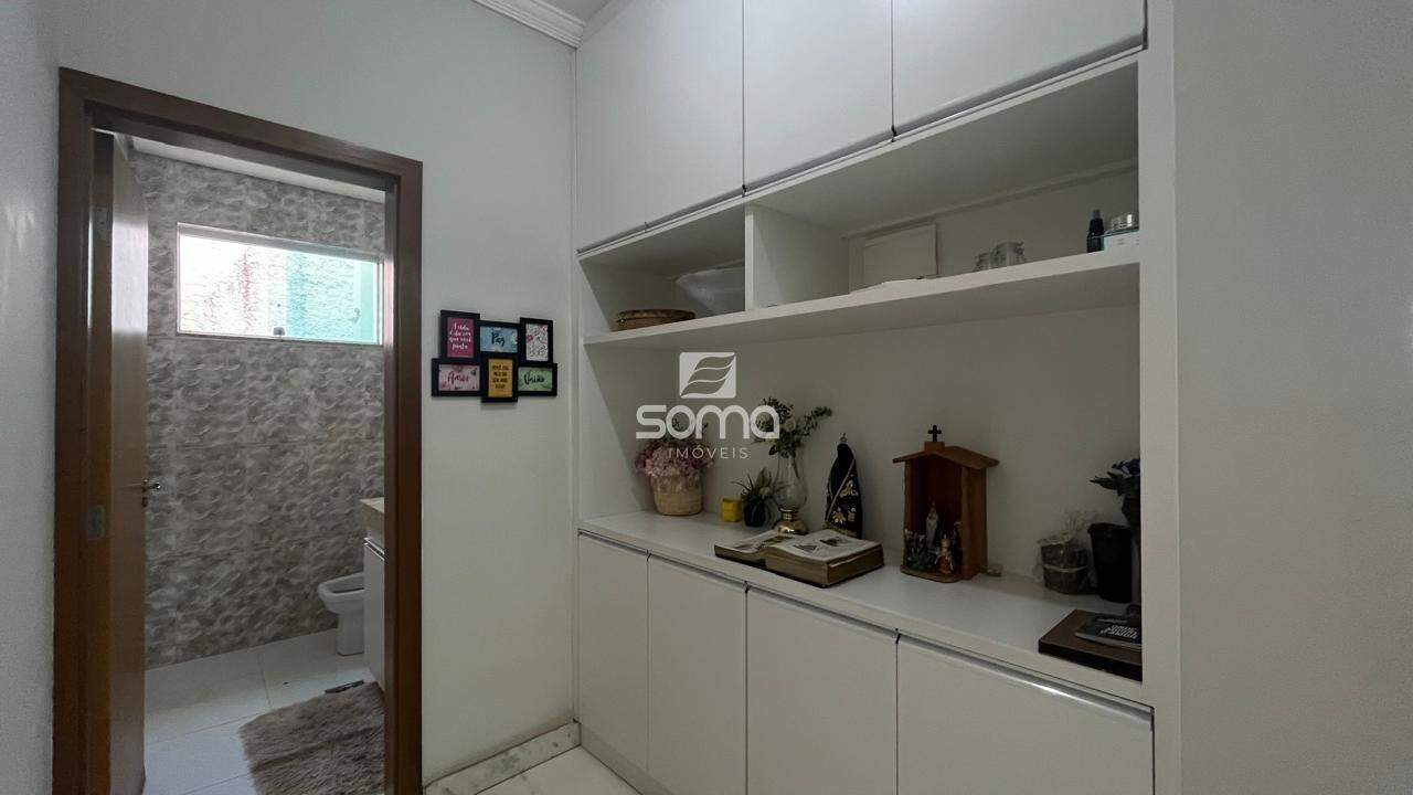 Casa à venda no Jardim Itau: 
