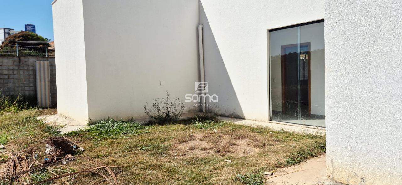 Casa em condomínio à venda no Santo Antônio: 