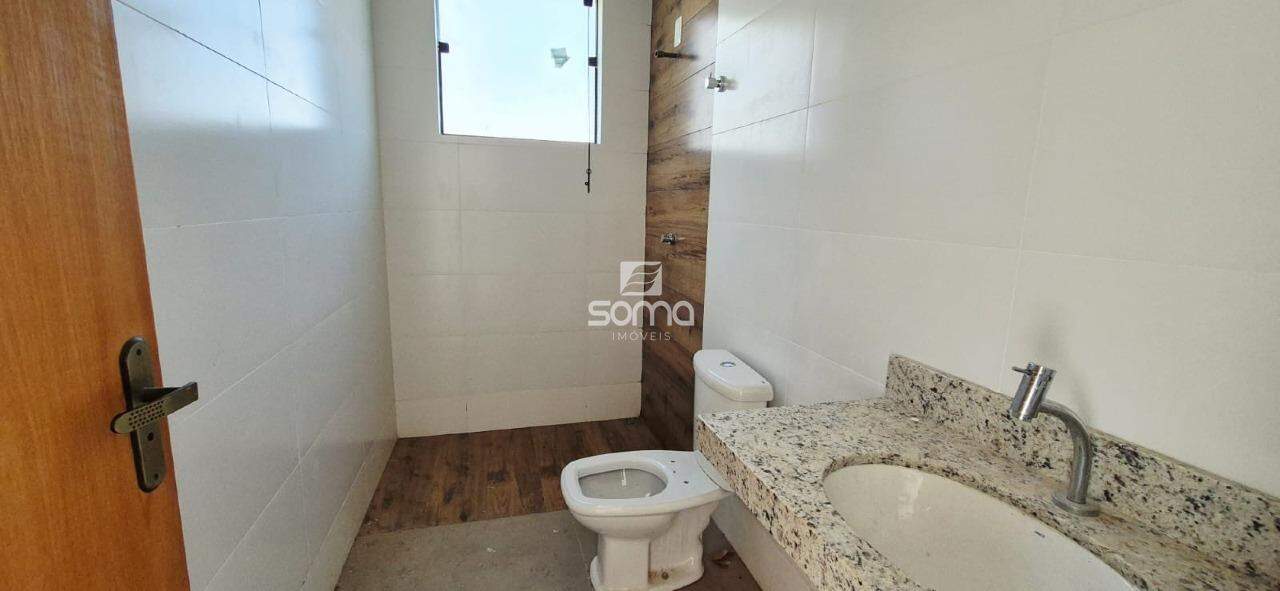 Casa em condomínio à venda no Santo Antônio: 