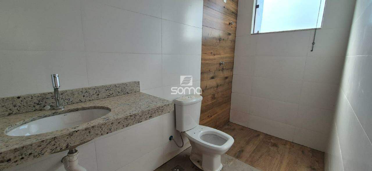 Casa em condomínio à venda no Santo Antônio: 