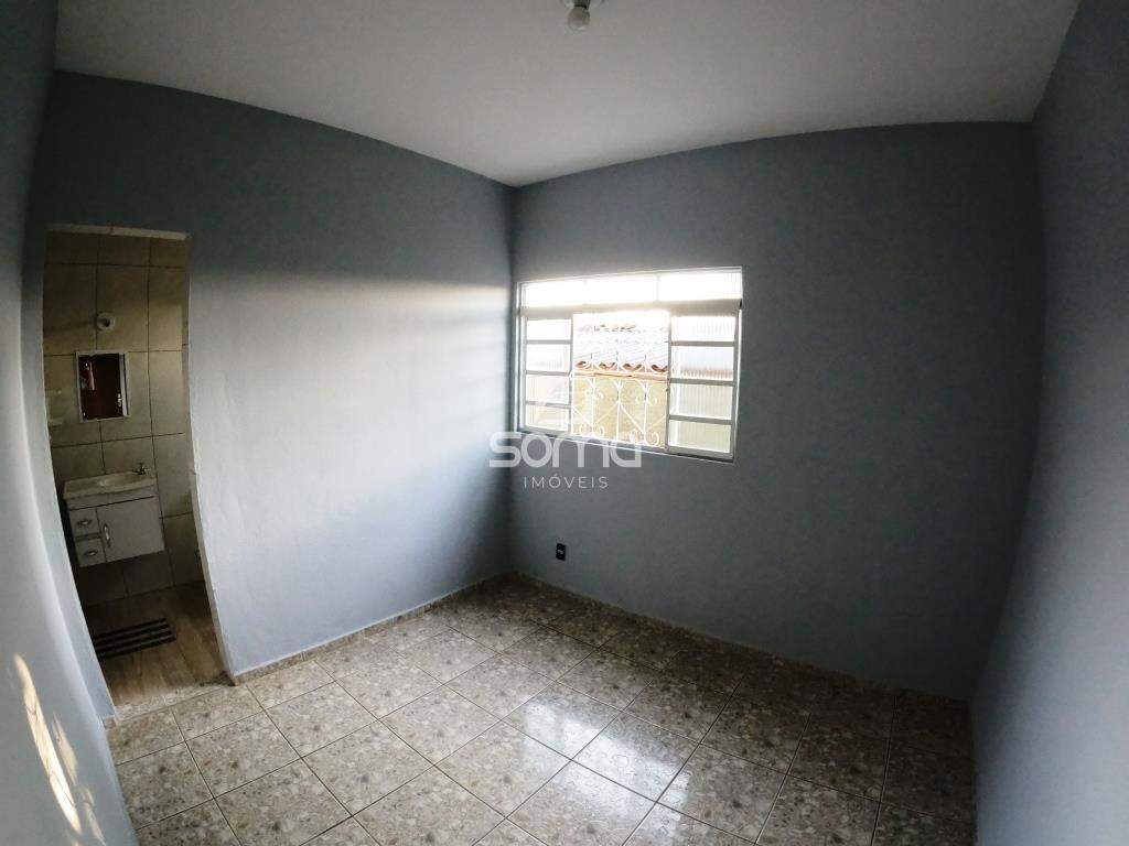 Casa para aluguel no Pouso Alegre: 