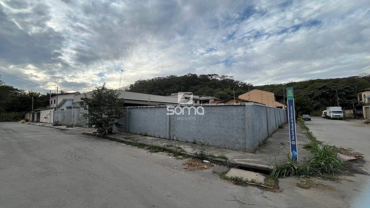 Casa à venda no Centro: 