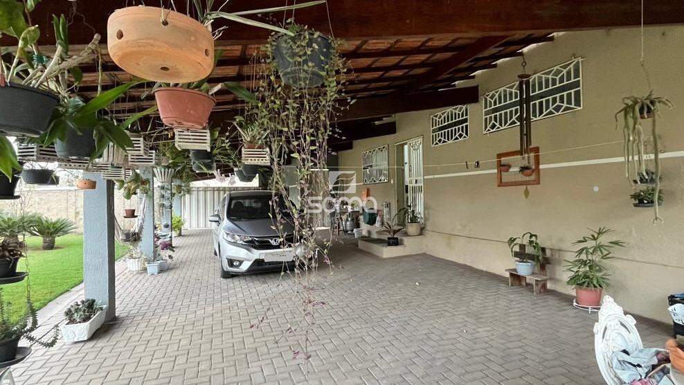 Casa à venda no Centro: 