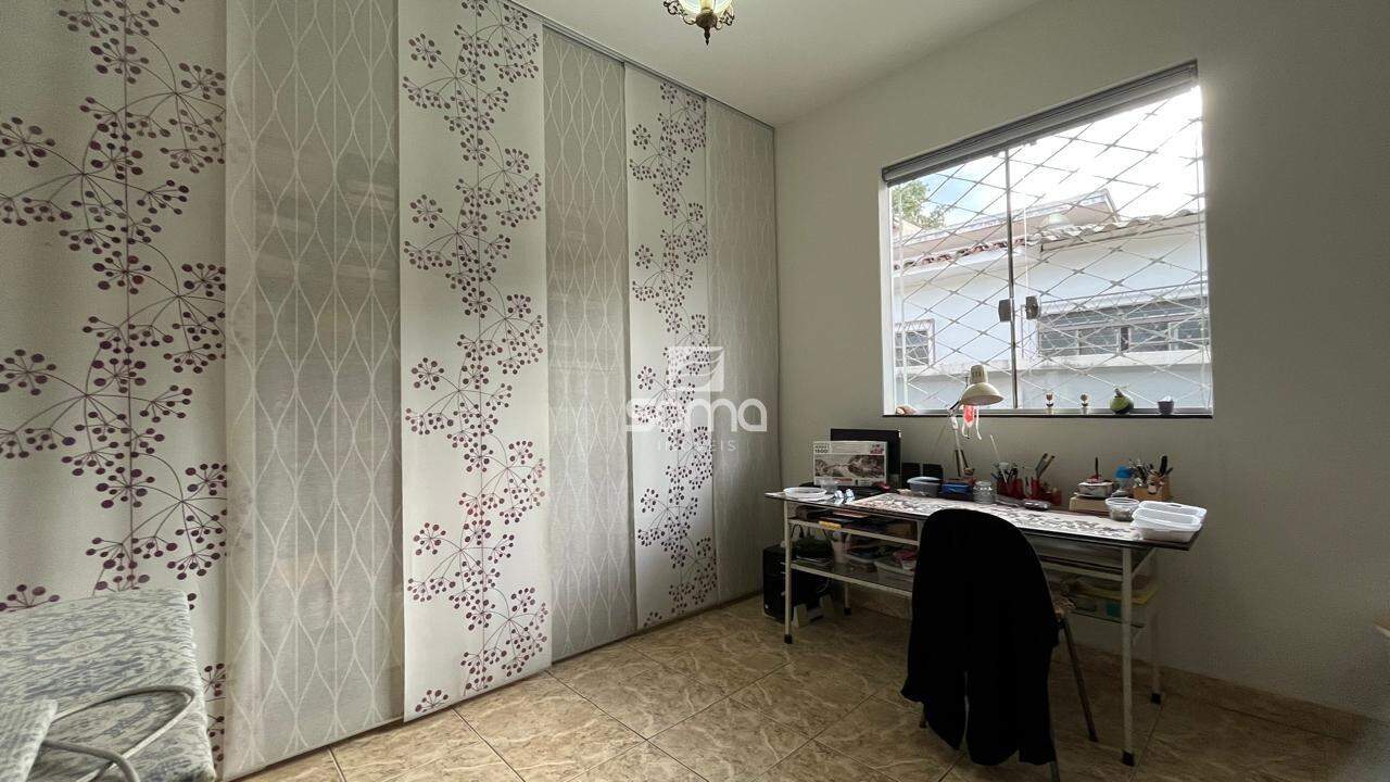 Casa à venda no Centro: 