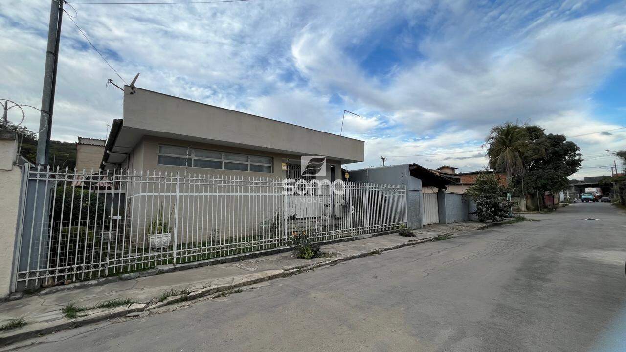 Casa à venda no Centro: 