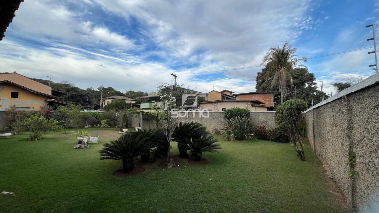 Casa à venda no Centro: 